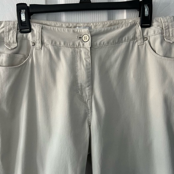 Chico’s Capri Pants micro corduroy women’s size 2 (12) Tan   *tiny flaw - Picture 3 of 11